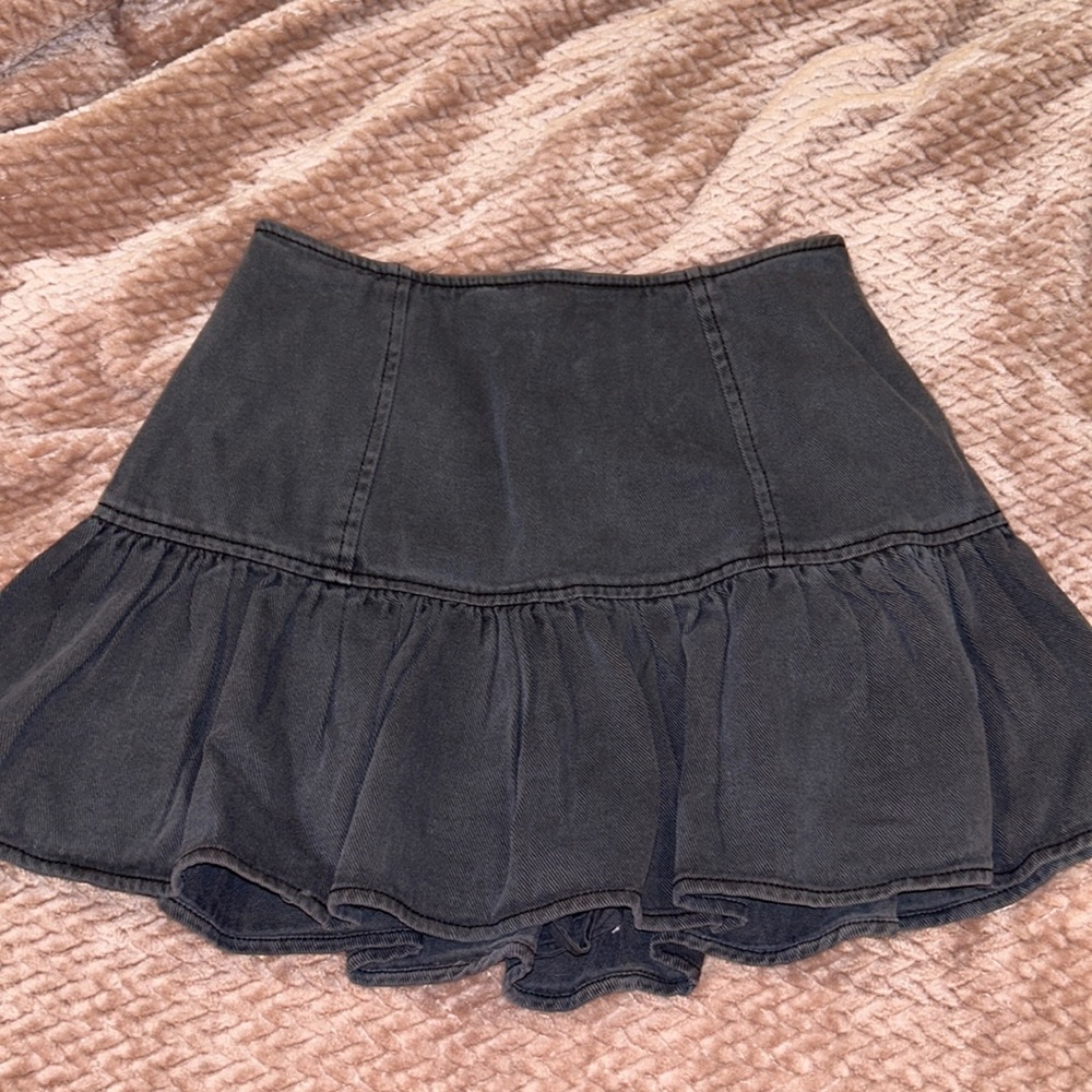 BRAND NEW SKIRT